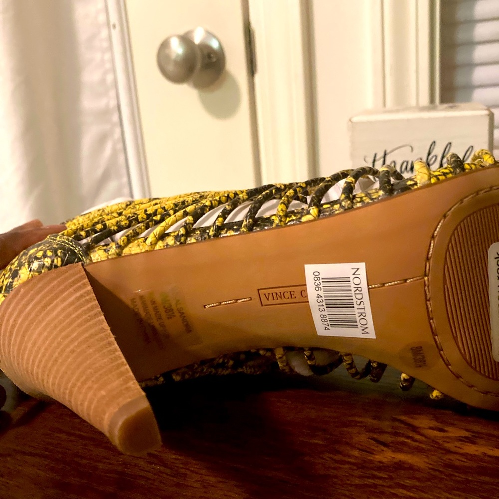 Vince CamutoAlsandra sandals - Picture 5 of 7